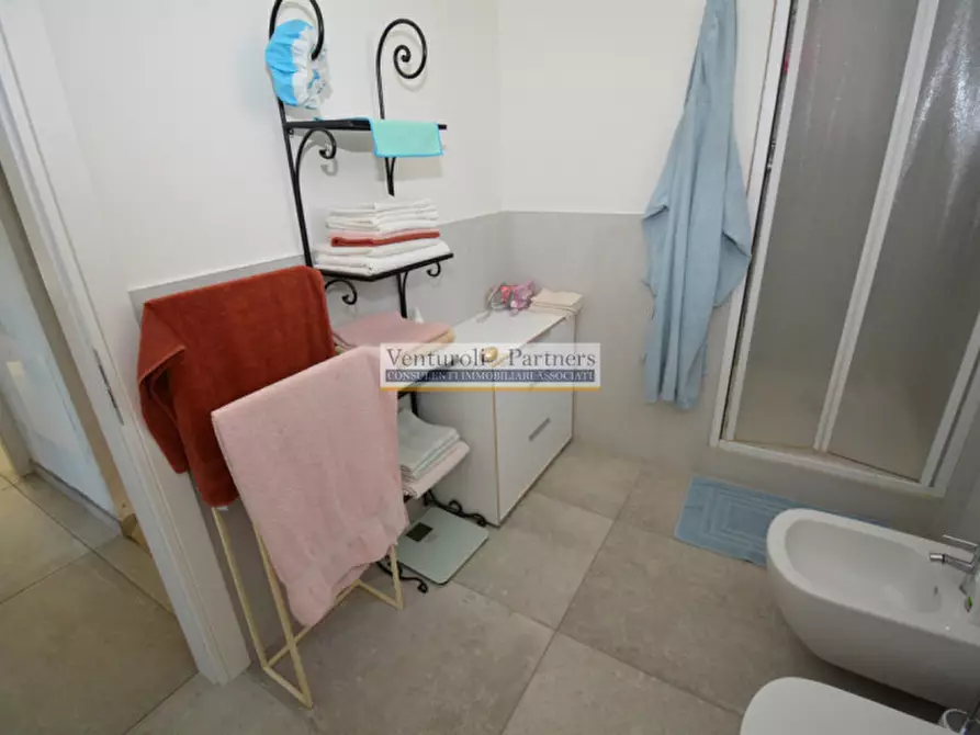 Immagine 12 di Appartamento in vendita  in Via Michelangelo a Desenzano Del Garda