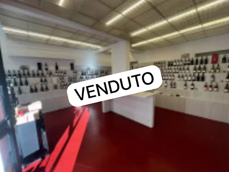 Immagine 1 di Negozio in vendita  in via antonio serra a Roma
