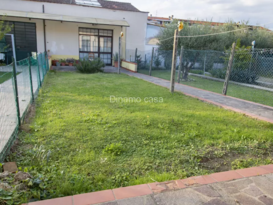 Immagine 15 di Casa indipendente in vendita  in Via del Molinaccio a Prato