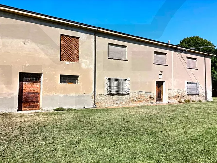 Immagine 3 di Rustico / casale in vendita  in via bastia  11 a Lugo