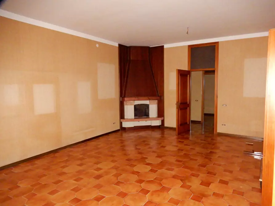 Immagine 8 di Villa in vendita  a Suzzara