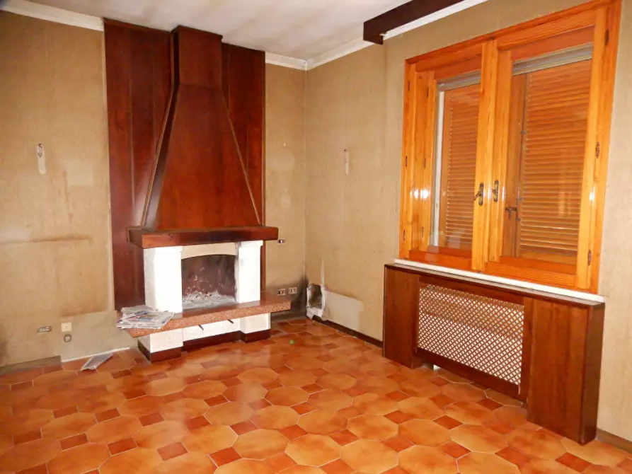 Immagine 11 di Villa in vendita  a Suzzara