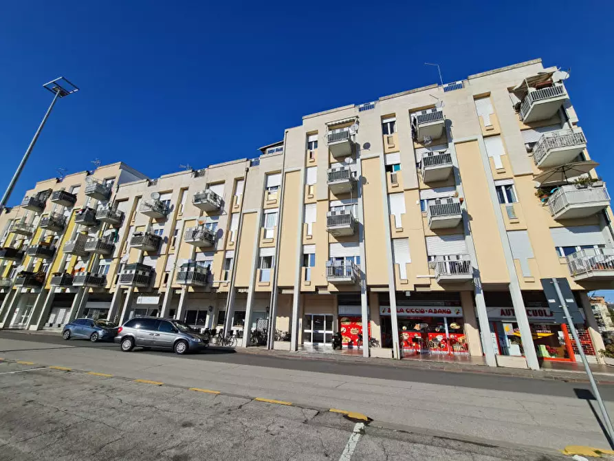 Immagine 12 di Appartamento in vendita  in Piazza Mercato a Abano Terme