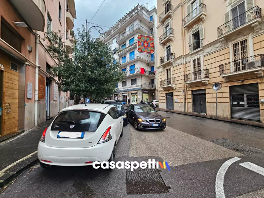 Immagine 3 di Negozio in vendita  in Via Arce, 32 a Salerno