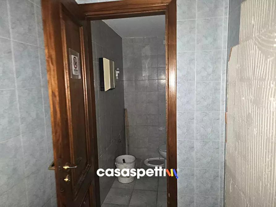 Immagine 6 di Negozio in vendita  in Via Arce, 32 a Salerno