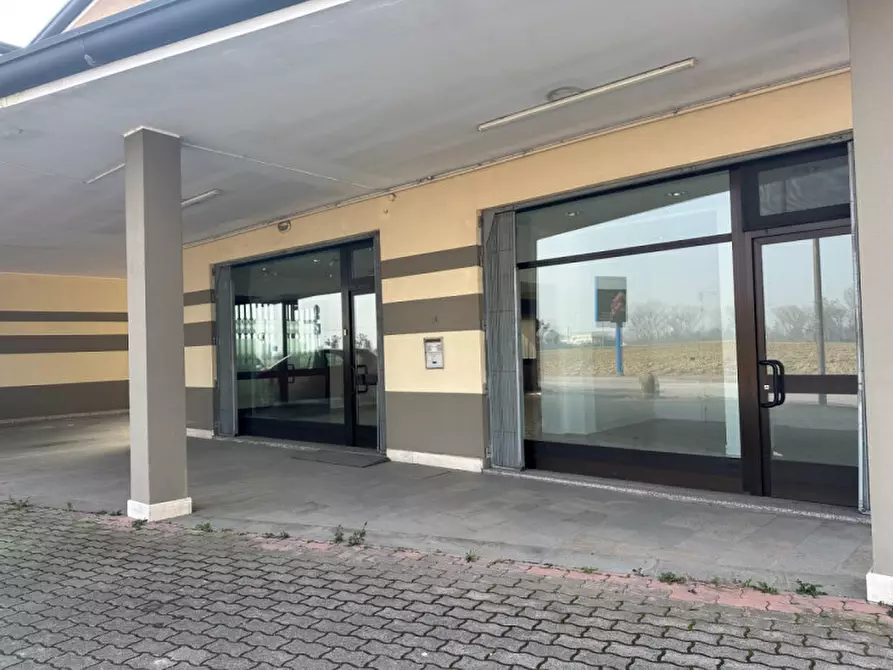 Immagine 1 di Negozio in vendita  in Via Bettine a Selvazzano Dentro