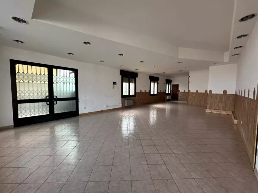 Immagine 6 di Negozio in vendita  in Via Bettine a Selvazzano Dentro