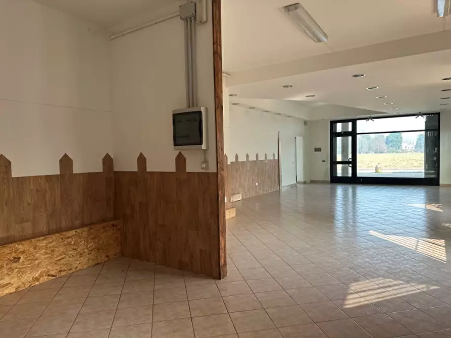 Immagine 9 di Negozio in vendita  in Via Bettine a Selvazzano Dentro