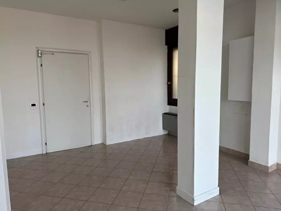 Immagine 11 di Negozio in vendita  in Via Bettine a Selvazzano Dentro