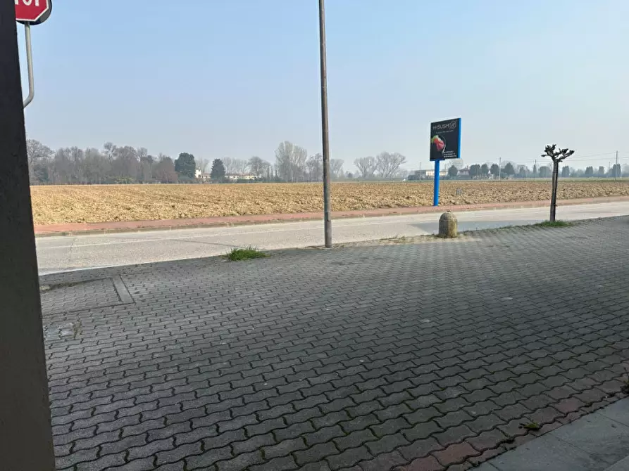 Immagine 14 di Negozio in vendita  in Via Bettine a Selvazzano Dentro