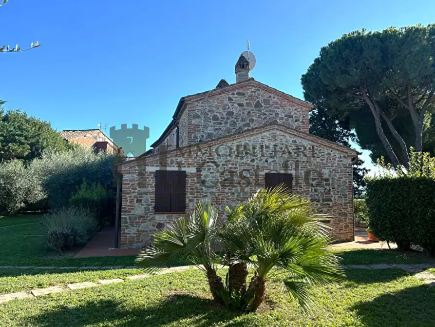 Immagine 1 di Rustico / casale in vendita  in Poggi a Castiglione Del Lago