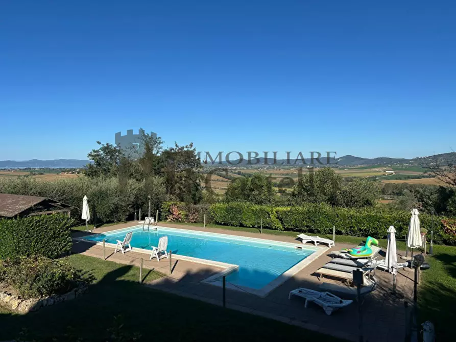 Immagine 2 di Rustico / casale in vendita  in Poggi a Castiglione Del Lago