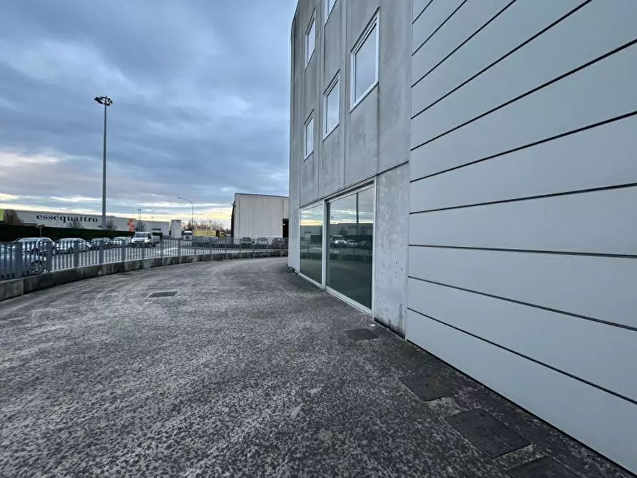 Immagine 1 di Laboratorio in affitto  in Via Del Lavoro a Grisignano Di Zocco