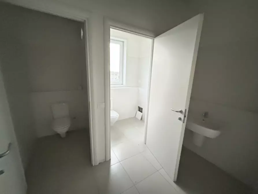 Immagine 22 di Laboratorio in affitto  in Via Del Lavoro a Grisignano Di Zocco