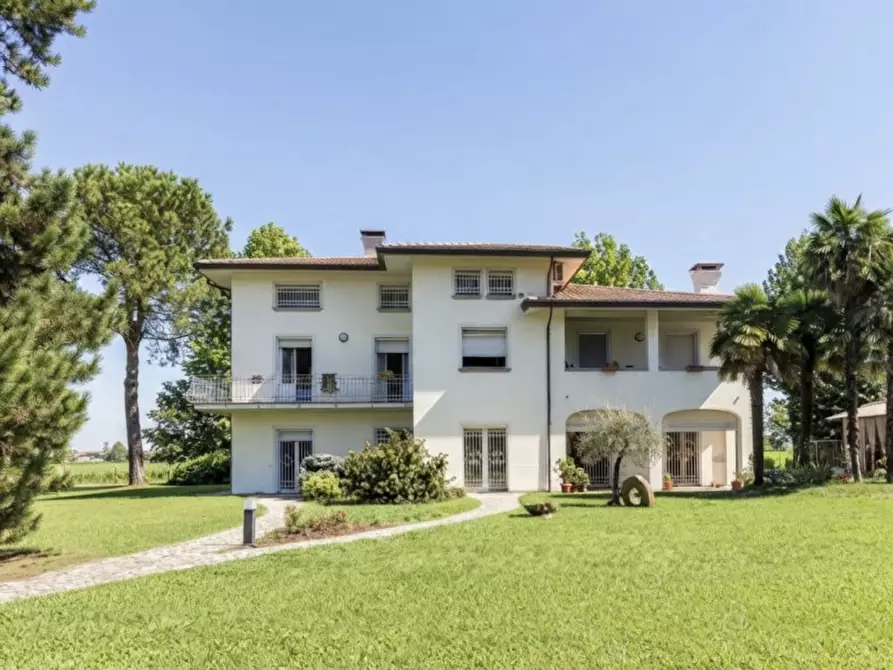 Immagine 1 di Villa in vendita  in Via Cedrugno a Annone Veneto