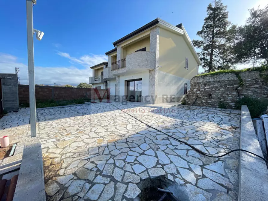 Immagine 1 di Villa in vendita  in S.da Statale 106 Jonica a Reggio Di Calabria