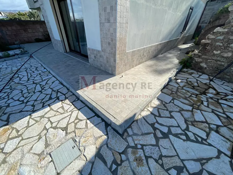 Immagine 9 di Villa in vendita  in S.da Statale 106 Jonica a Reggio Di Calabria