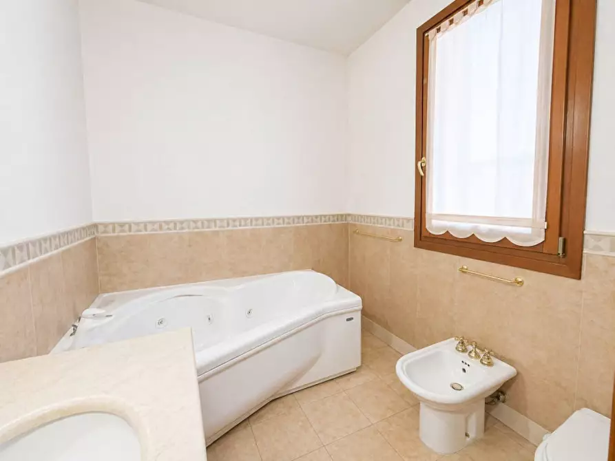 Immagine 8 di Casa trifamiliare in vendita  in Via Pozzoveggiani a Padova
