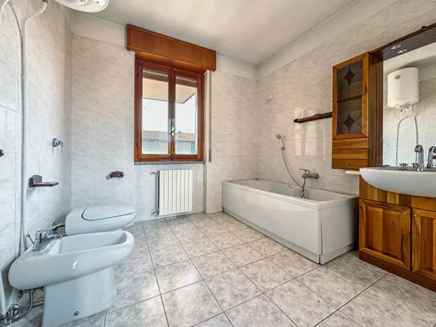 Immagine 18 di Villa in vendita  in via prati vecchi 5 a Mandello Vitta