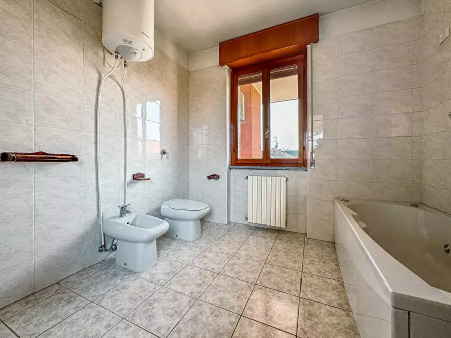 Immagine 19 di Villa in vendita  in via prati vecchi 5 a Mandello Vitta