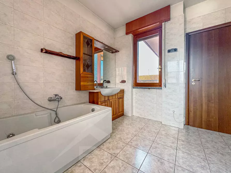 Immagine 20 di Villa in vendita  in via prati vecchi 5 a Mandello Vitta