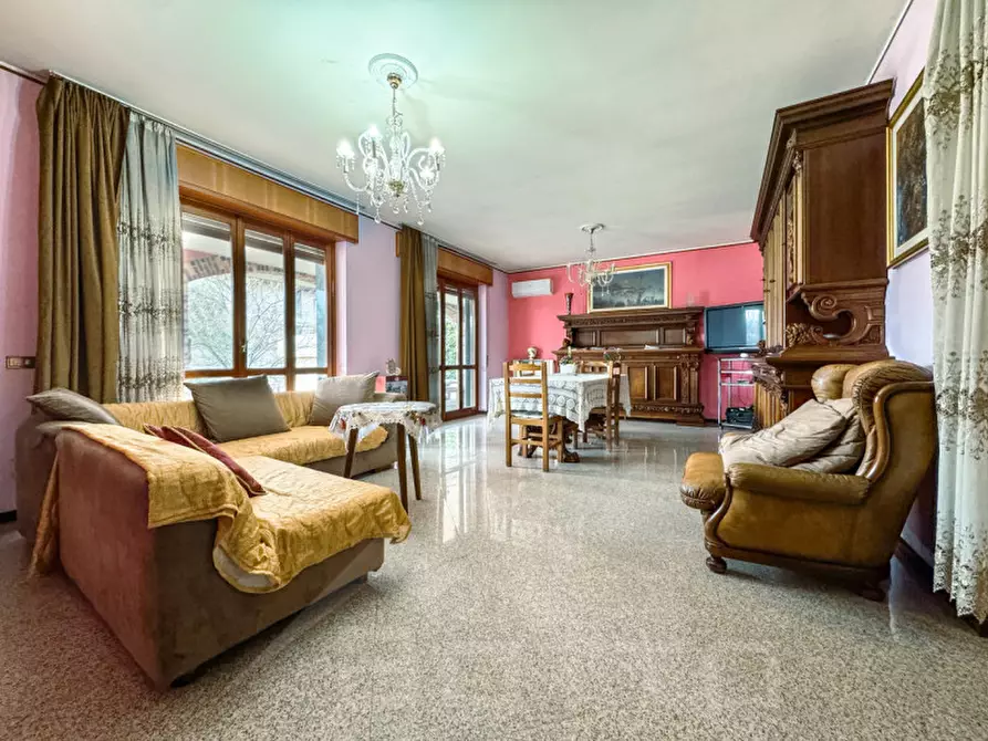 Immagine 35 di Villa in vendita  in via prati vecchi 5 a Mandello Vitta