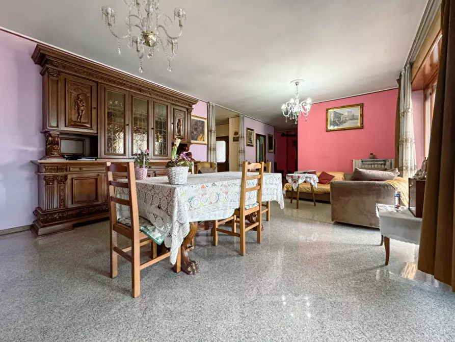 Immagine 37 di Villa in vendita  in via prati vecchi 5 a Mandello Vitta