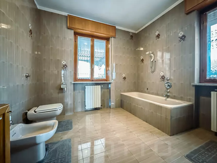 Immagine 41 di Villa in vendita  in via prati vecchi 5 a Mandello Vitta