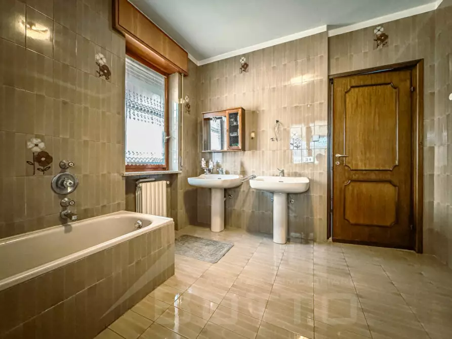 Immagine 42 di Villa in vendita  in via prati vecchi 5 a Mandello Vitta