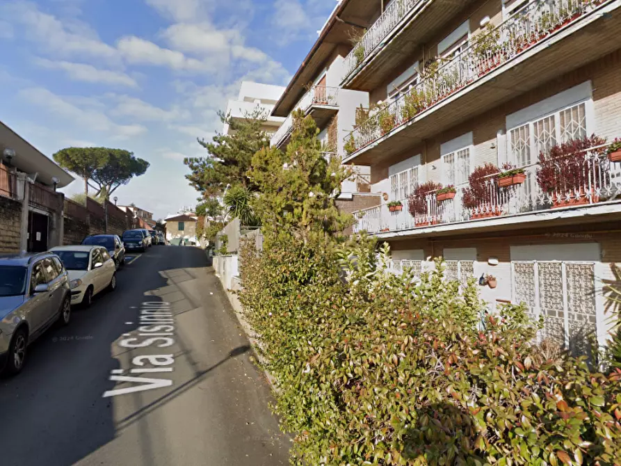 Immagine 8 di Appartamento in vendita  in Via Sisinnio a Roma