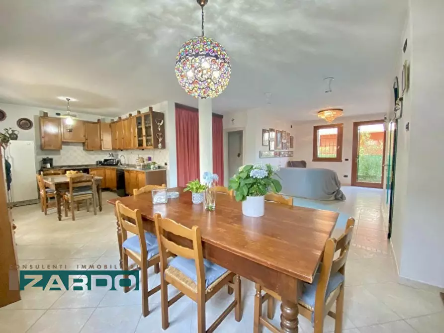 Immagine 2 di Casa indipendente in vendita  a Castello Di Godego