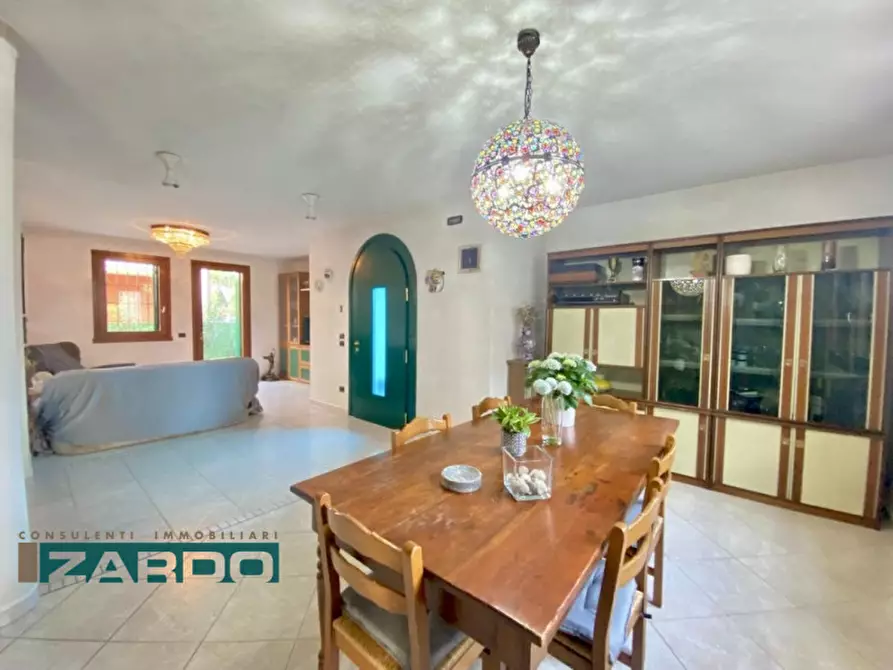 Immagine 3 di Casa indipendente in vendita  a Castello Di Godego
