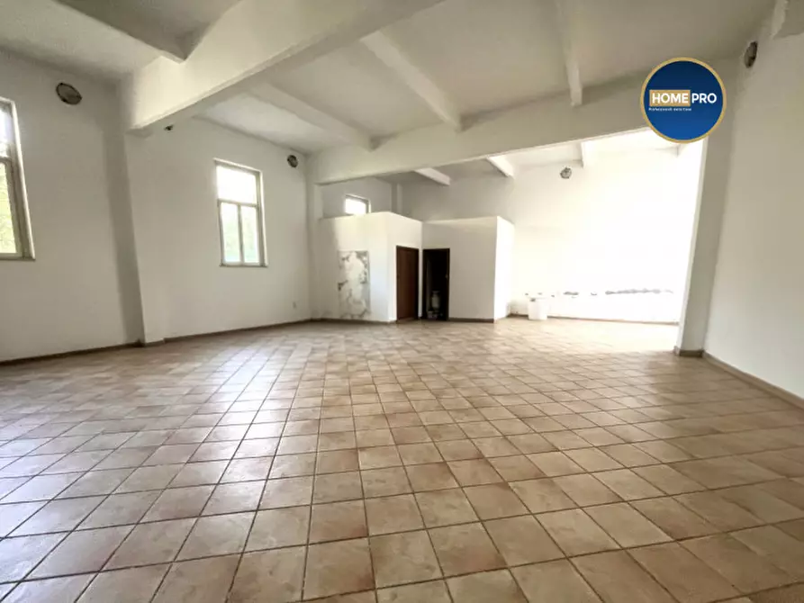 Immagine 5 di Magazzino in vendita  in Via Borghese a Civitavecchia