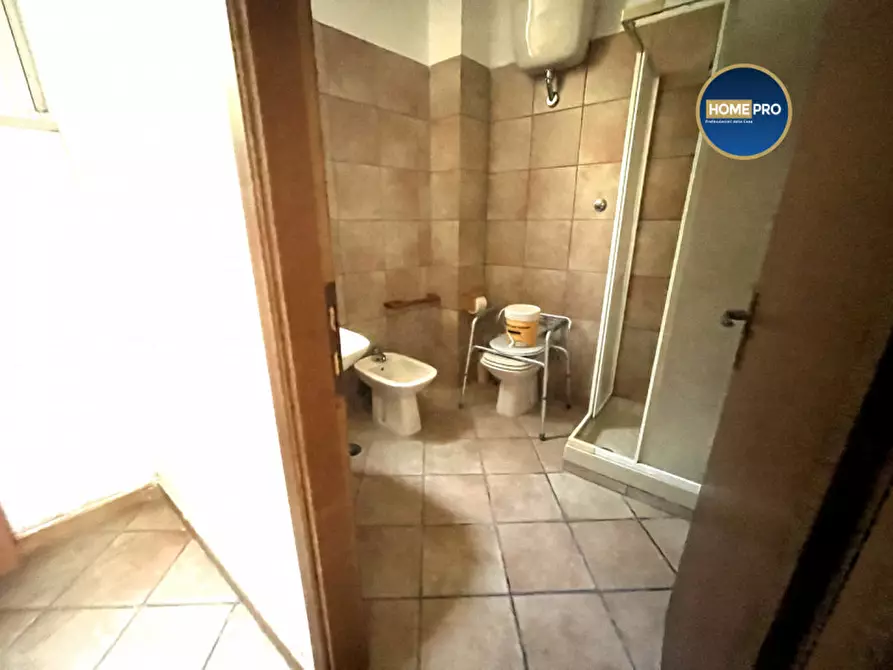 Immagine 8 di Magazzino in vendita  in Via Borghese a Civitavecchia