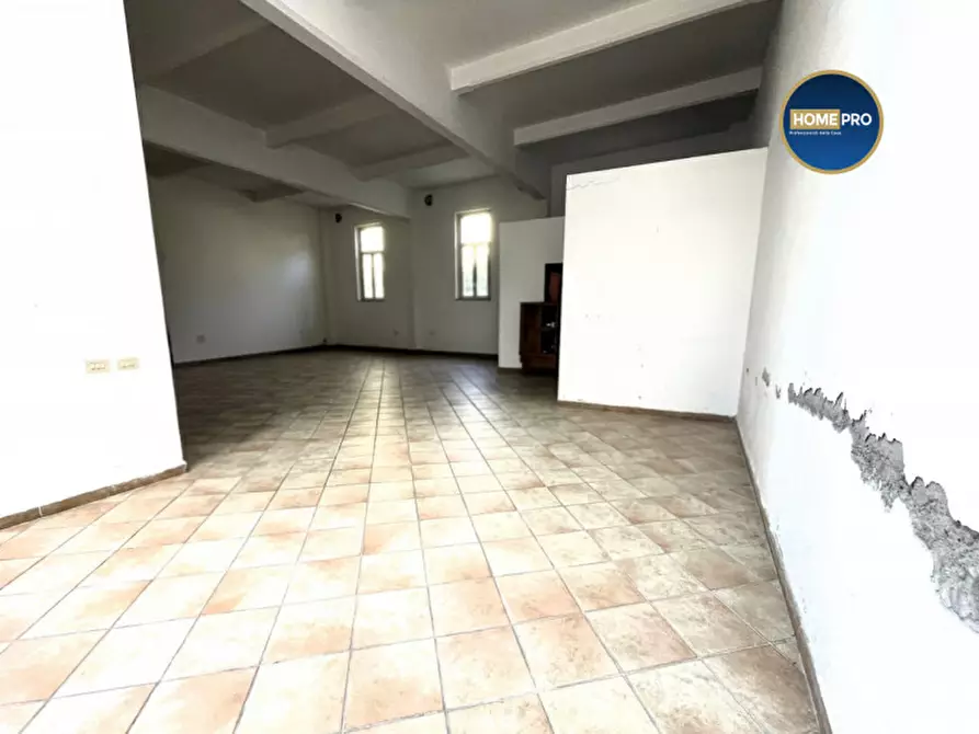 Immagine 12 di Magazzino in vendita  in Via Borghese a Civitavecchia