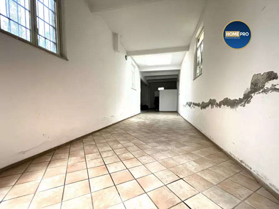 Immagine 13 di Magazzino in vendita  in Via Borghese a Civitavecchia