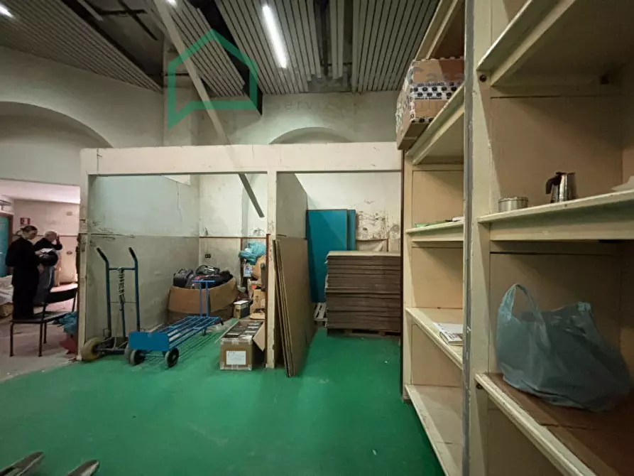 Immagine 8 di Negozio in affitto  in via del trivio,7 a Napoli