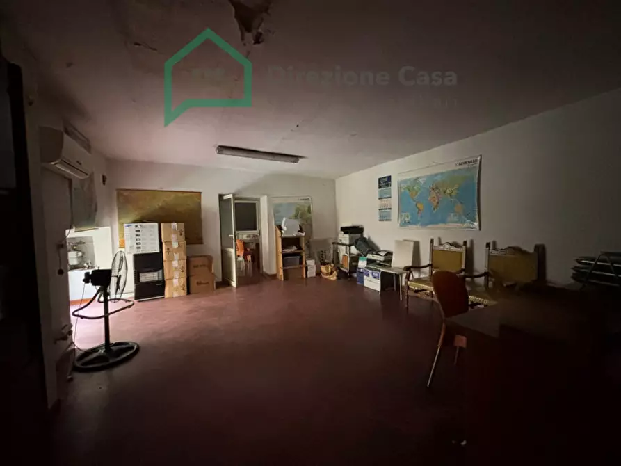 Immagine 13 di Negozio in affitto  in via del trivio,7 a Napoli