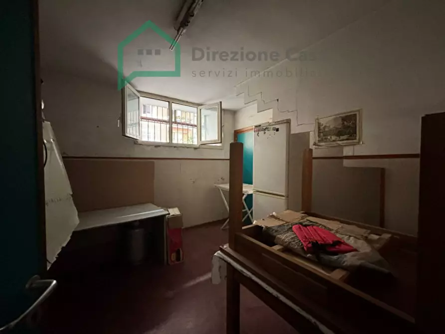 Immagine 17 di Negozio in affitto  in via del trivio,7 a Napoli