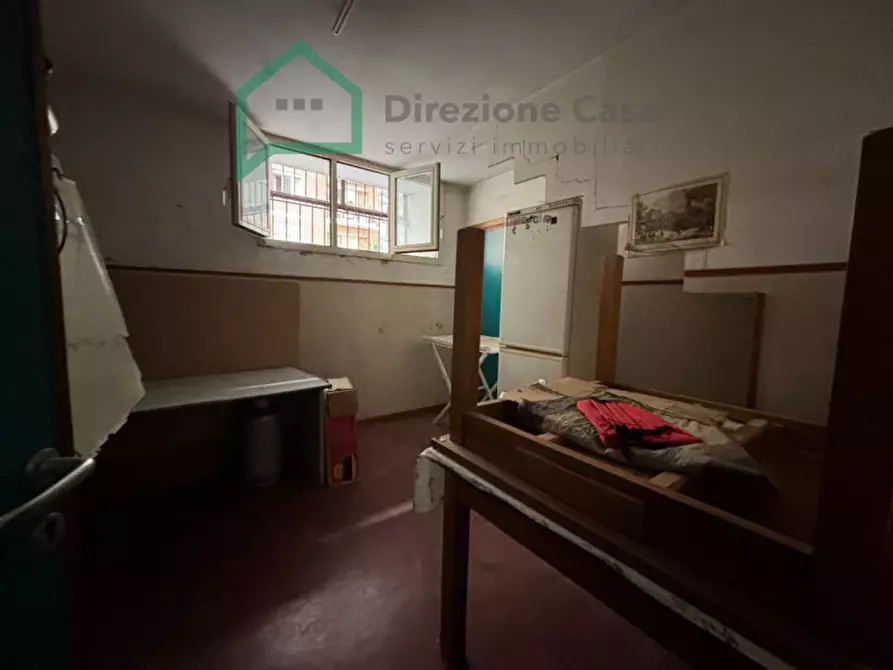 Immagine 29 di Negozio in affitto  in via del trivio,7 a Napoli