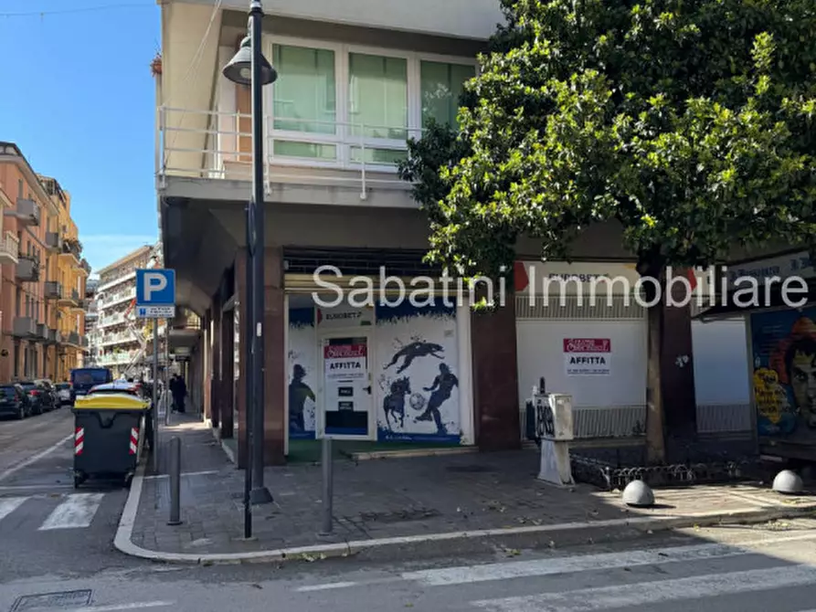 Immagine 2 di Negozio in affitto  in Via Nicola Fabrizi, 103 a Pescara
