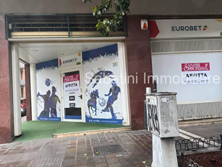 Immagine 3 di Negozio in affitto  in Via Nicola Fabrizi, 103 a Pescara