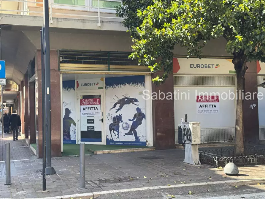 Immagine 4 di Negozio in affitto  in Via Nicola Fabrizi, 103 a Pescara