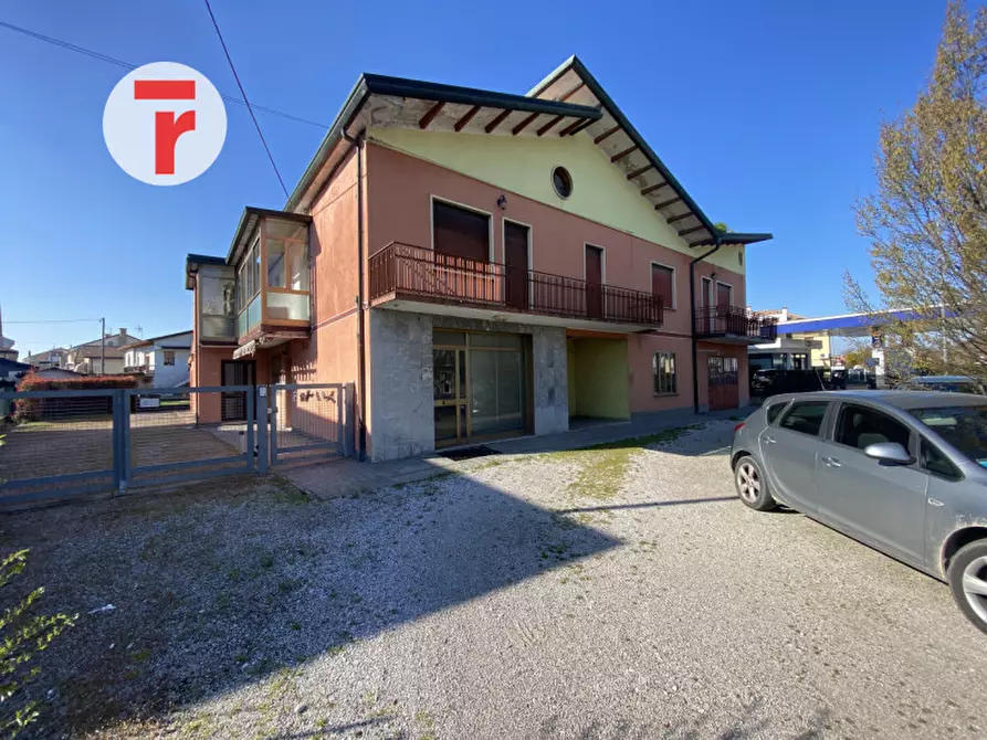 Immagine 1 di Palazzo in vendita  in via bassa prima a Campodarsego