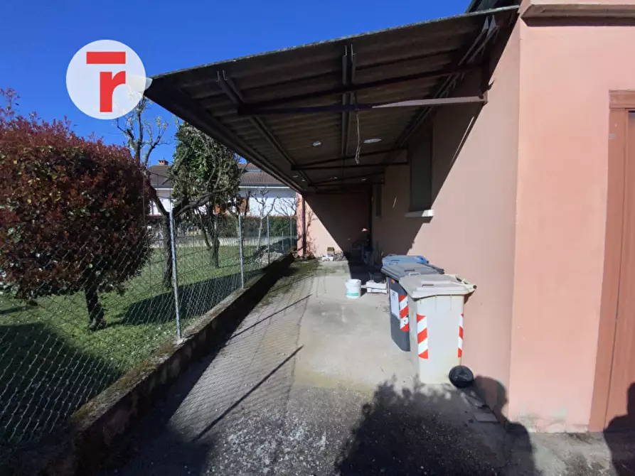 Immagine 4 di Palazzo in vendita  in via bassa prima a Campodarsego