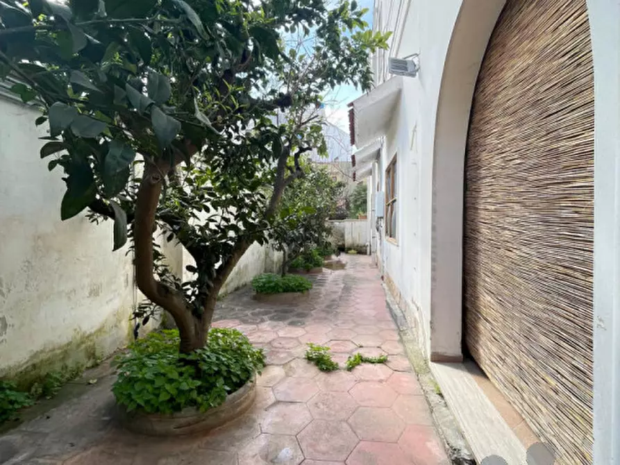 Immagine 25 di Casa bifamiliare in vendita  in via Salvatore Allende, 1 a Lequile