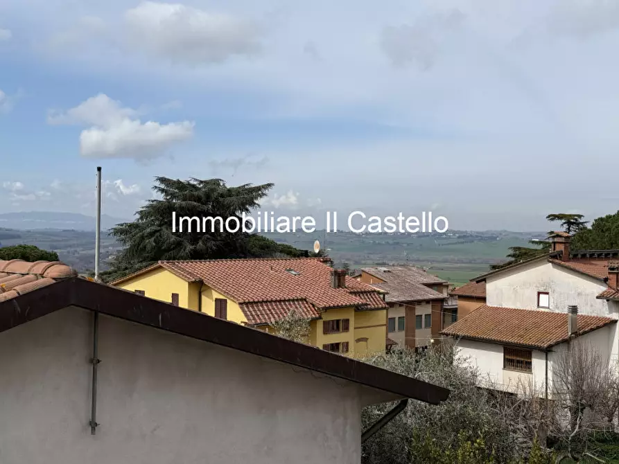 Immagine 22 di Appartamento in vendita  in Viale Roma a Paciano