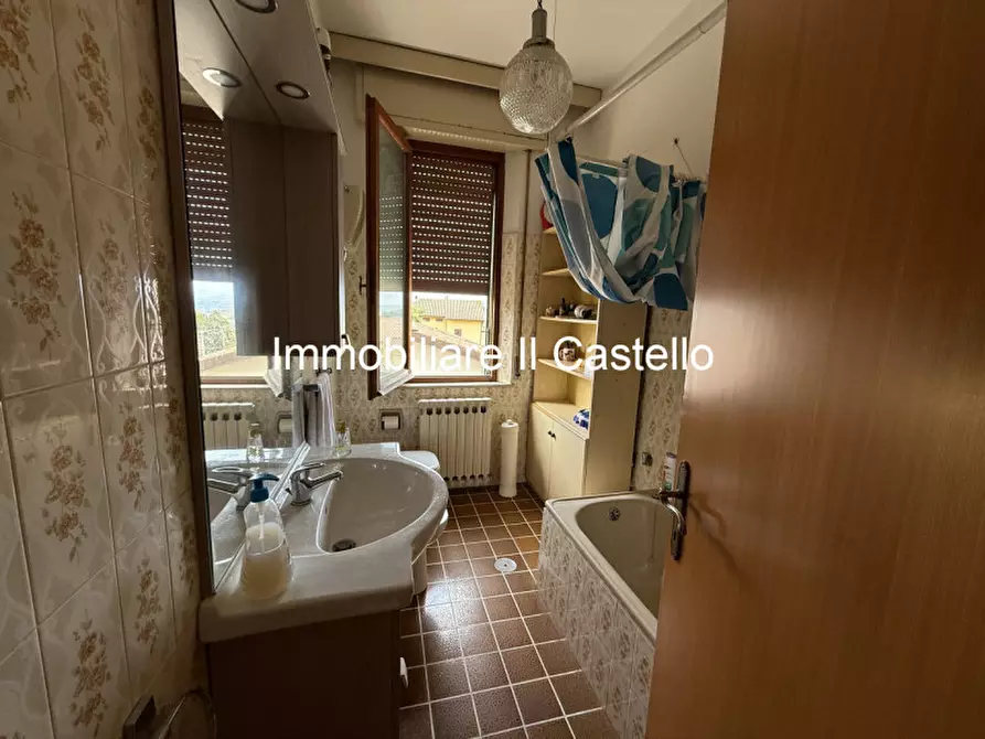 Immagine 23 di Appartamento in vendita  in Viale Roma a Paciano