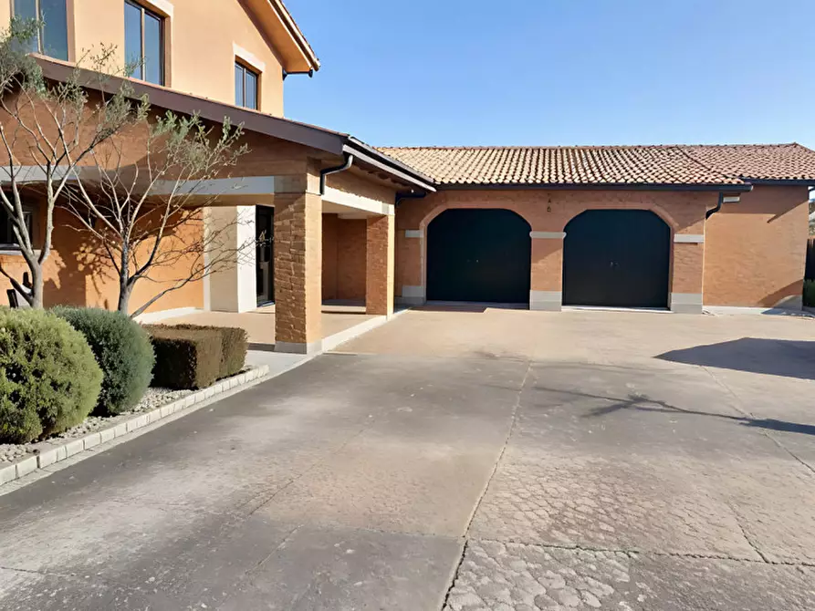 Immagine 1 di Casa indipendente in vendita  in Via San Pietro a Villa Del Conte