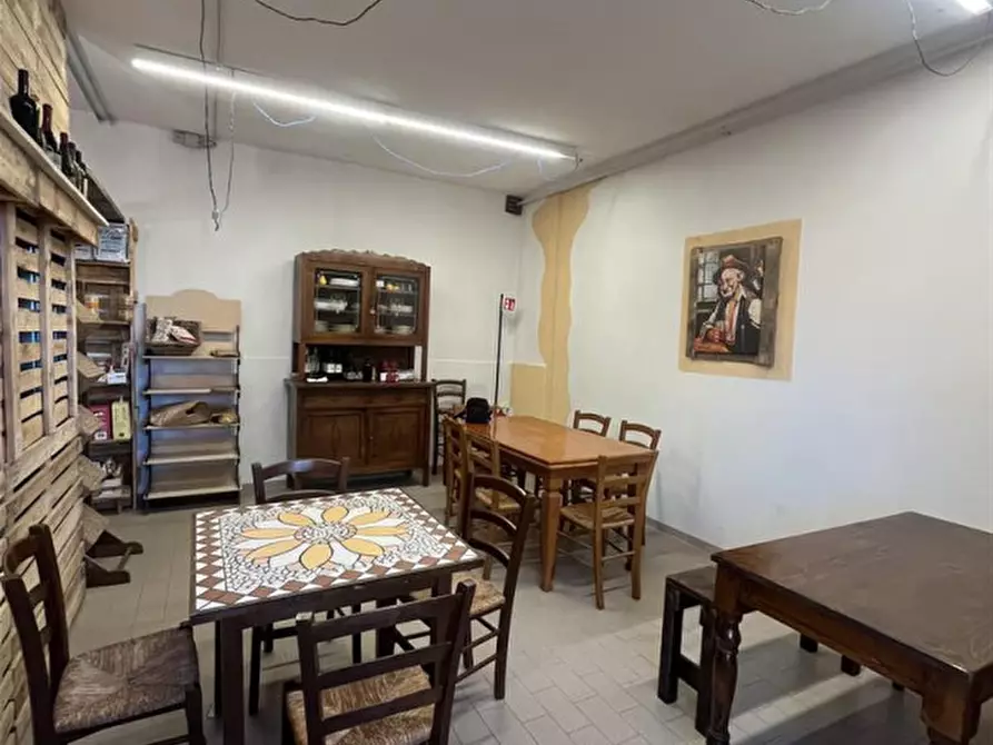 Immagine 4 di Negozio in vendita  in cavriglia a Cavriglia